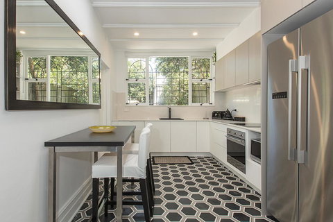 Elegant Family Home Close To Harbour And Views - Australian Directory 5