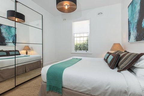 Elegant Family Home Close To Harbour And Views - Australian Directory 1