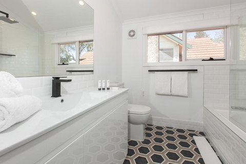 Elegant Family Home Close To Harbour And Views - Australian Directory 10