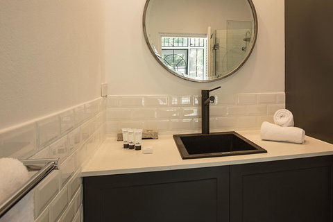 Elegant Family Home Close To Harbour And Views - Australian Directory 7