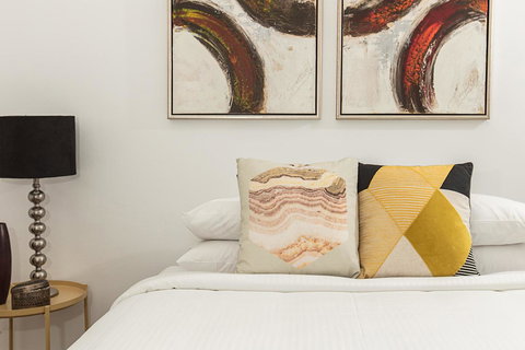 Elegant Family Home Close To Harbour And Views - Australian Directory 0