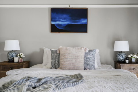 The Spa Cottage With HotTub, Netflix & Stan - Australian Directory 9