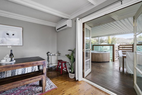 The Spa Cottage With HotTub, Netflix & Stan - Australian Directory 6