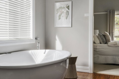 The Spa Cottage With HotTub, Netflix & Stan - Australian Directory 3