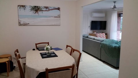 Twin Palms Holiday House At Lighthouse - Australian Directory 2