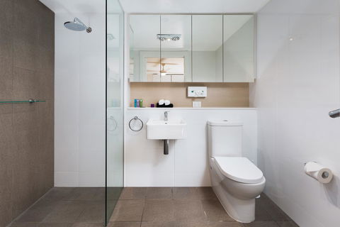 Hamilton Executive Apartments - Australian Directory 19