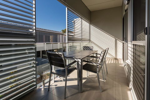 Hamilton Executive Apartments - Australian Directory 15