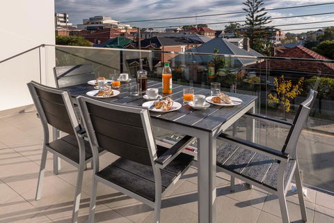 Hamilton Executive Apartments - Australian Directory 1