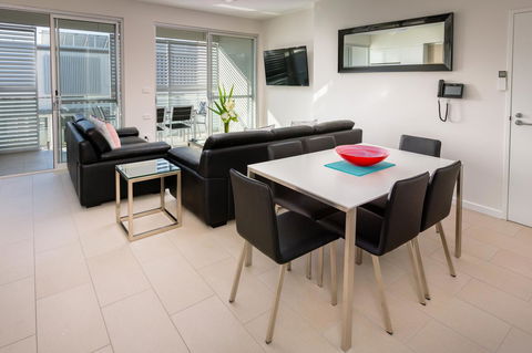 Hamilton Executive Apartments - Australian Directory 22