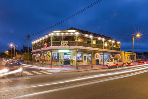 Hamilton Executive Apartments - Australian Directory 17