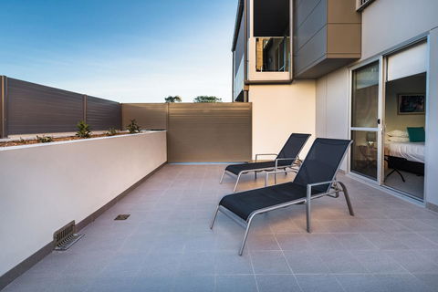 Hamilton Executive Apartments - Australian Directory 28