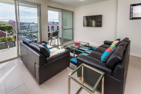 Hamilton Executive Apartments - Australian Directory 37