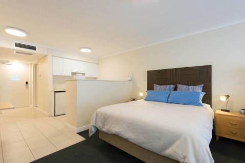 Grande Esplanade Studio - Australian Directory 4