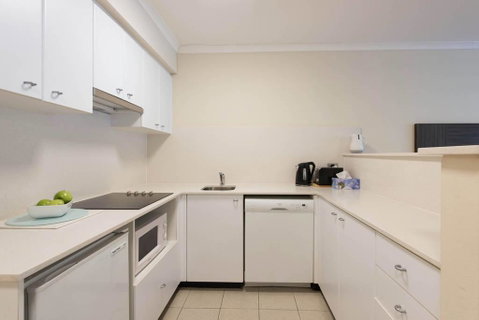 Grande Esplanade Studio - Australian Directory 8