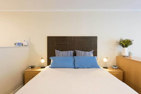 Grande Esplanade Studio - Australian Directory 2