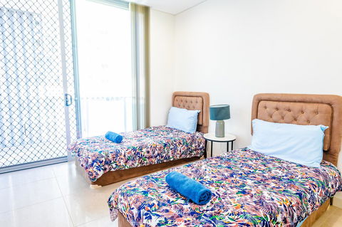 Near Train Station, New 2 BR Apt/free Parking - Australian Directory 28