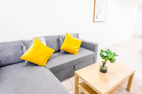 Near Train Station, New 2 BR Apt/free Parking - Australian Directory 19