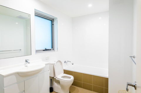 Near Train Station, New 2 BR Apt/free Parking - Australian Directory 31
