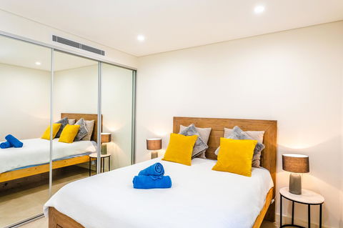 Near Train Station, New 2 BR Apt/free Parking - Australian Directory 25