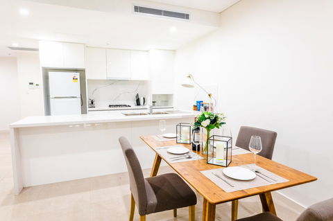 Near Train Station, New 2 BR Apt/free Parking - Australian Directory 5