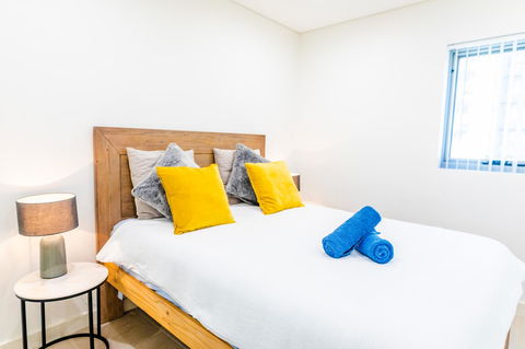Near Train Station, New 2 BR Apt/free Parking - Australian Directory 22