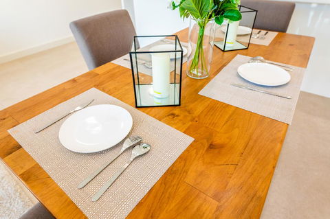 Near Train Station, New 2 BR Apt/free Parking - Australian Directory 6