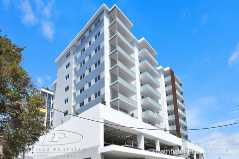 Near Train Station, New 2 BR Apt/free Parking - Australian Directory 35