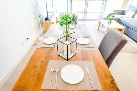 Near Train Station, New 2 BR Apt/free Parking - Australian Directory 7