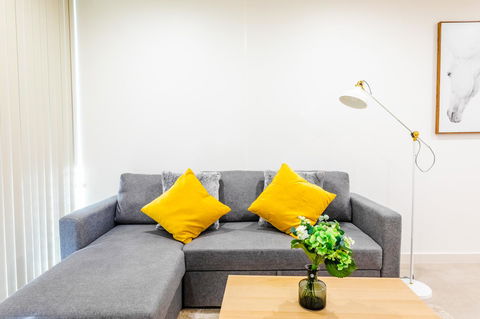 Near Train Station, New 2 BR Apt/free Parking - Australian Directory 17