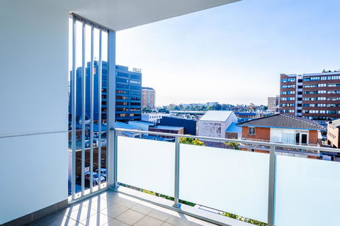 Near Train Station, New 2 BR Apt/free Parking - Australian Directory 36