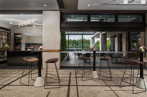 Rydges Campbelltown - Australian Directory 34
