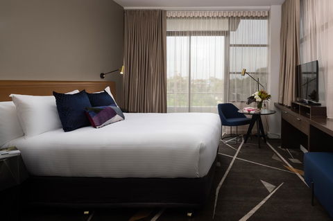 Rydges Campbelltown - Australian Directory 17