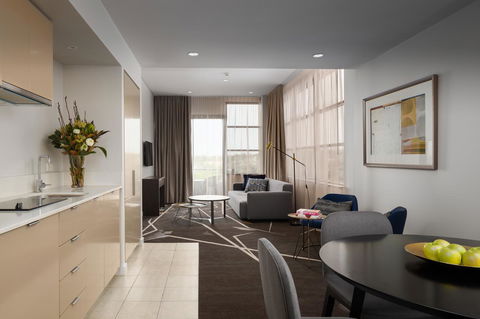 Rydges Campbelltown - Australian Directory 13