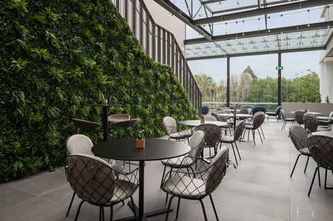 Rydges Campbelltown - Australian Directory 36
