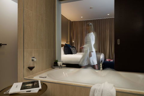 Rydges Campbelltown - Australian Directory 15
