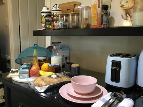 Chanticleer Gardens Barn Cottage With A Pool - Australian Directory 38