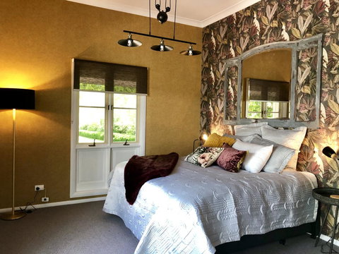 Chanticleer Gardens Barn Cottage With A Pool - Australian Directory 18