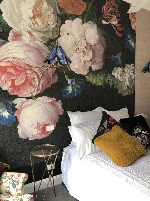 Chanticleer Gardens Barn Cottage With A Pool - Australian Directory 16