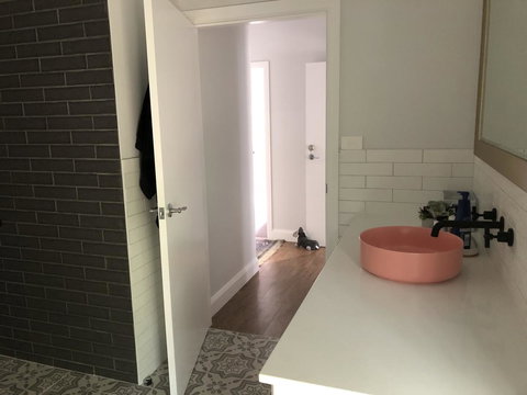 Chanticleer Gardens Barn Cottage With A Pool - Australian Directory 34