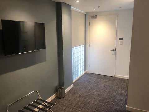 Crown Hotel Surry Hills - Australian Directory 37