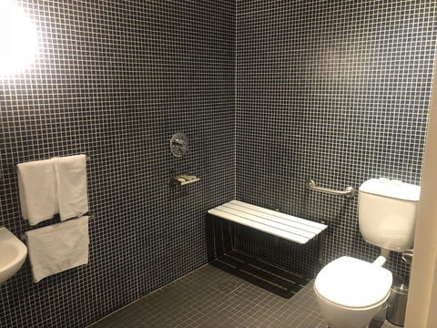 Crown Hotel Surry Hills - Australian Directory 38