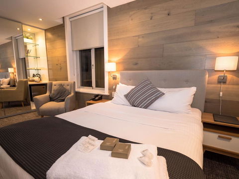 Crown Hotel Surry Hills - Australian Directory 7