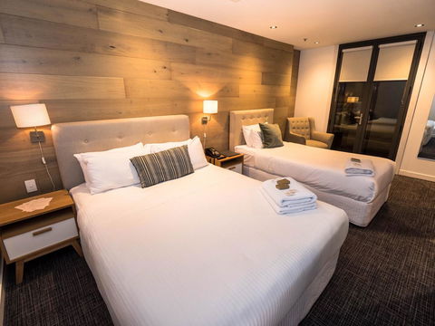 Crown Hotel Surry Hills - Australian Directory 1