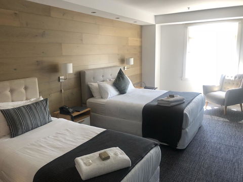 Crown Hotel Surry Hills - Australian Directory 17