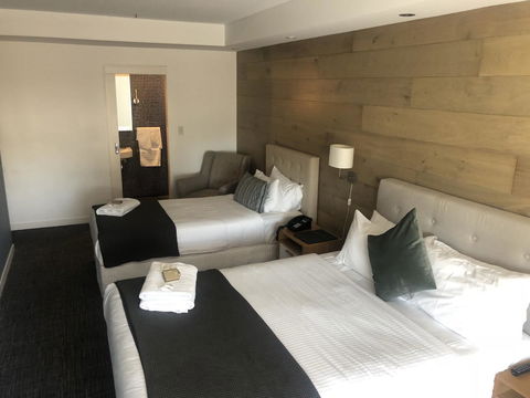 Crown Hotel Surry Hills - Australian Directory 16