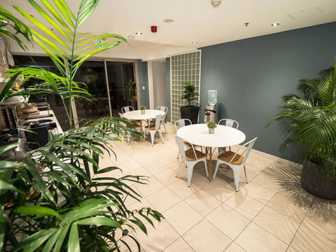 Crown Hotel Surry Hills - Australian Directory 5