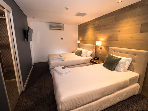 Crown Hotel Surry Hills - Australian Directory 10