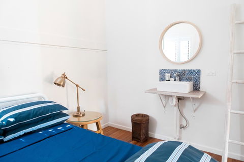 Wake Up! Byron Bay - Australian Directory 9
