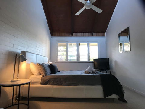 Treetops Everglades Villa - Australian Directory 24