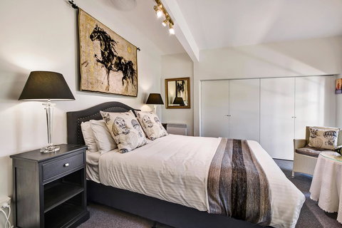 Bundanoon Lodge - Australian Directory 8